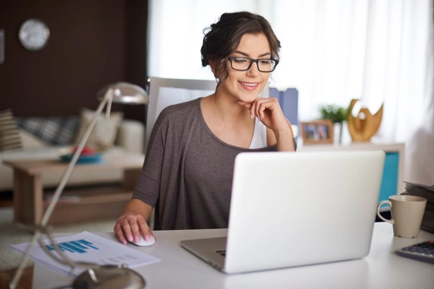 working-home-allow-me-flexible-working_329181-11571